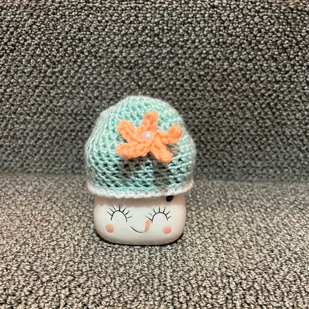 Marshmallow mug hat